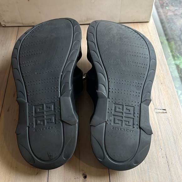 Givenchy Marshmallow Stud Embellished Slides Sandals in Black US 9.5, EU 40 - Picture 15 of 15